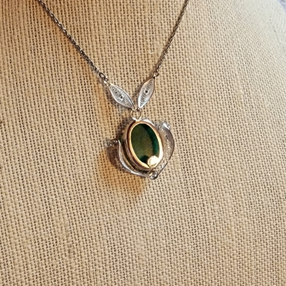 Sterling Necklace with Intricate Detail Oval Green Onyx Filigree Pendant - Picture 9 of 14